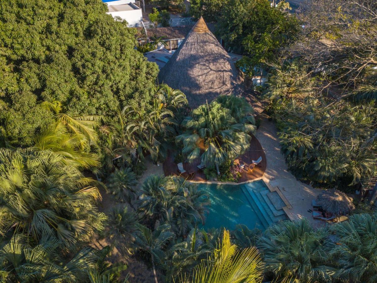 Hotel Pasatiempo Tamarindo Dış mekan fotoğraf