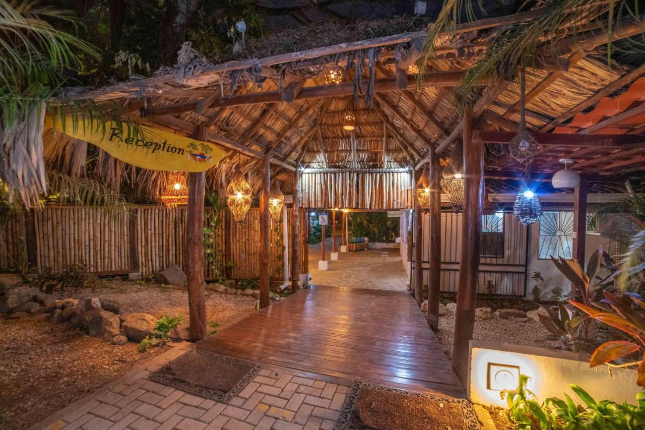 Hotel Pasatiempo Tamarindo Dış mekan fotoğraf